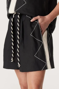 Ally Embroidered Short - Black