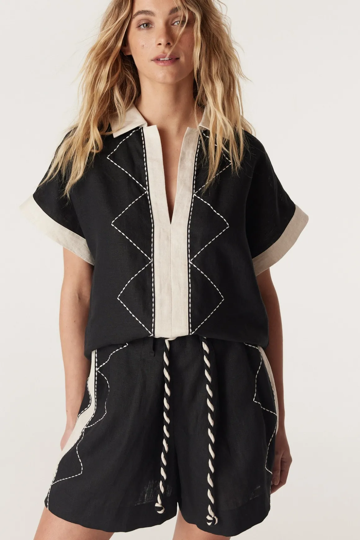 Ally Embroidered Short - Black
