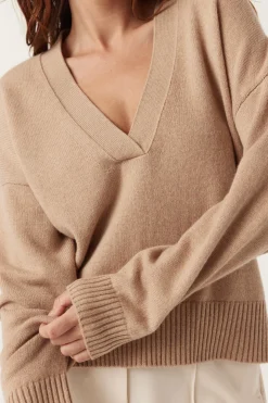 Cashwool V Jumper - Camel