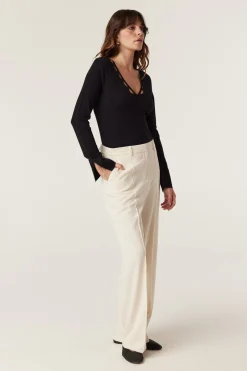 Charlize V Top - Black