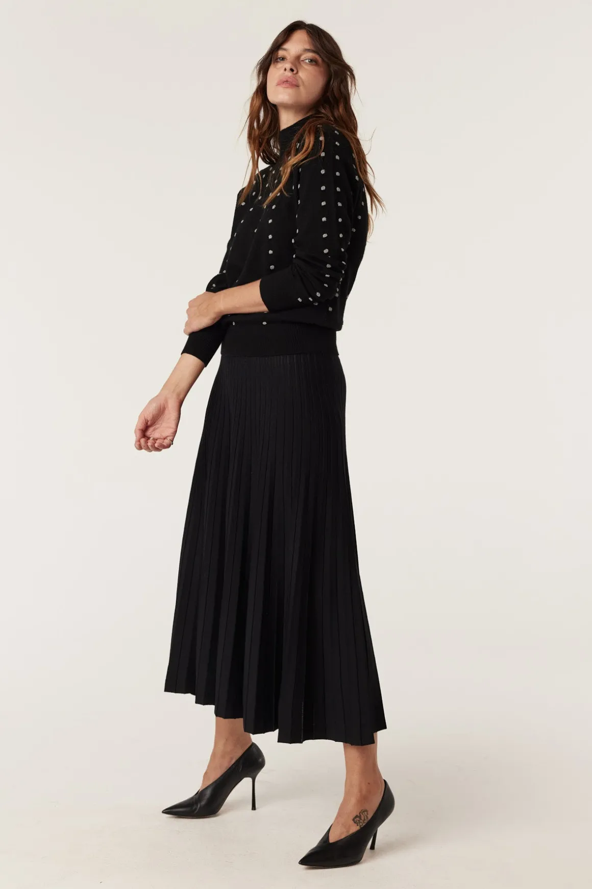 Crepe Pleat Skirt - Black