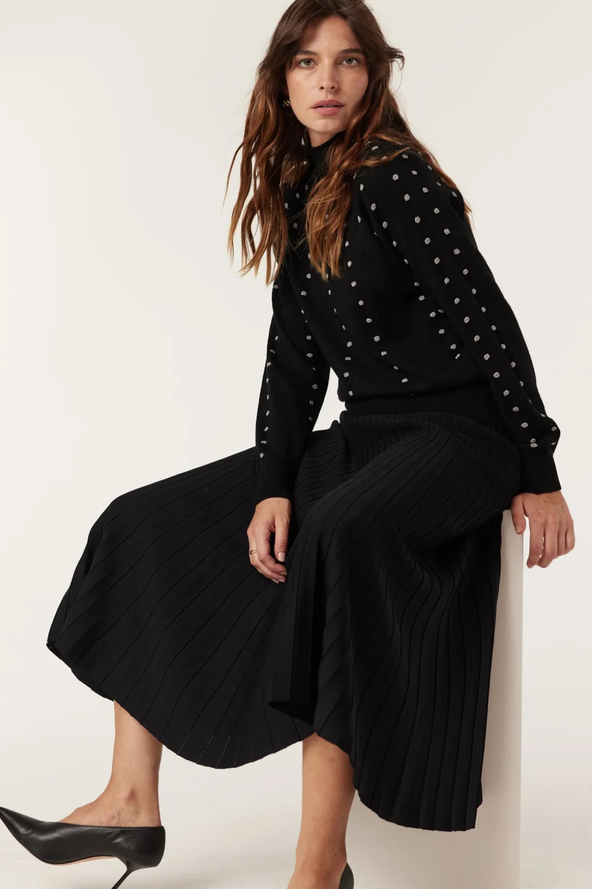 Crepe Pleat Skirt - Black