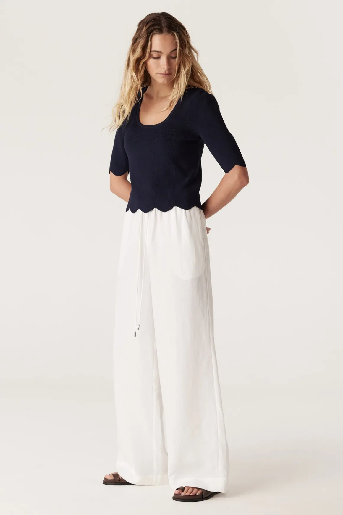 Crepe Scallop Top - Navy
