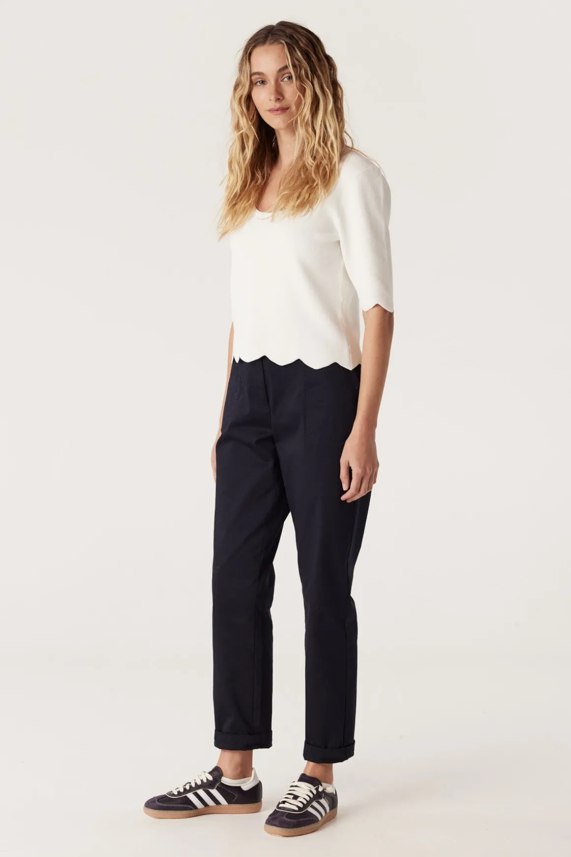 Crepe Scallop Top - White