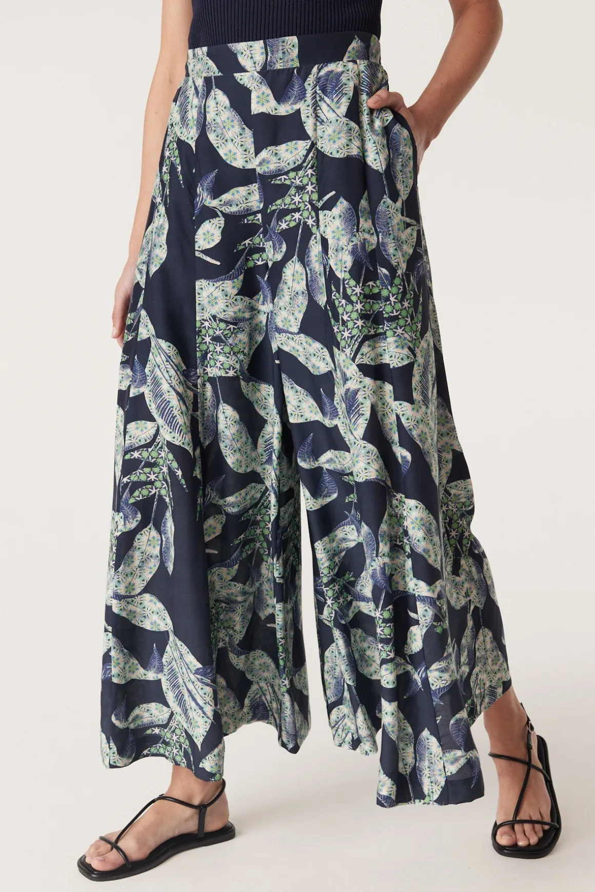 Havana Wide Leg Pant - Navy Floral