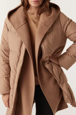 Henderson Puffer - Camel