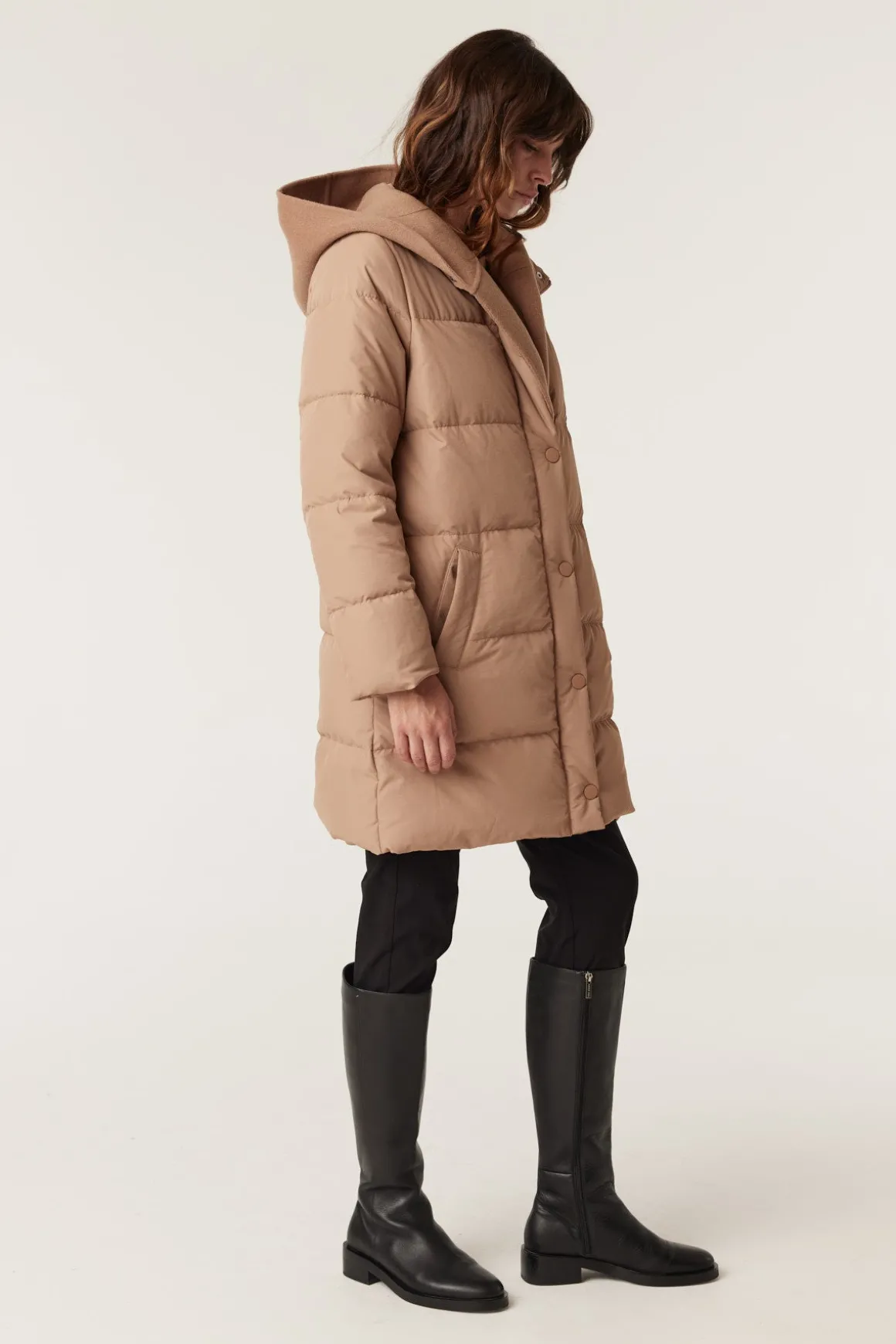 Henderson Puffer - Camel