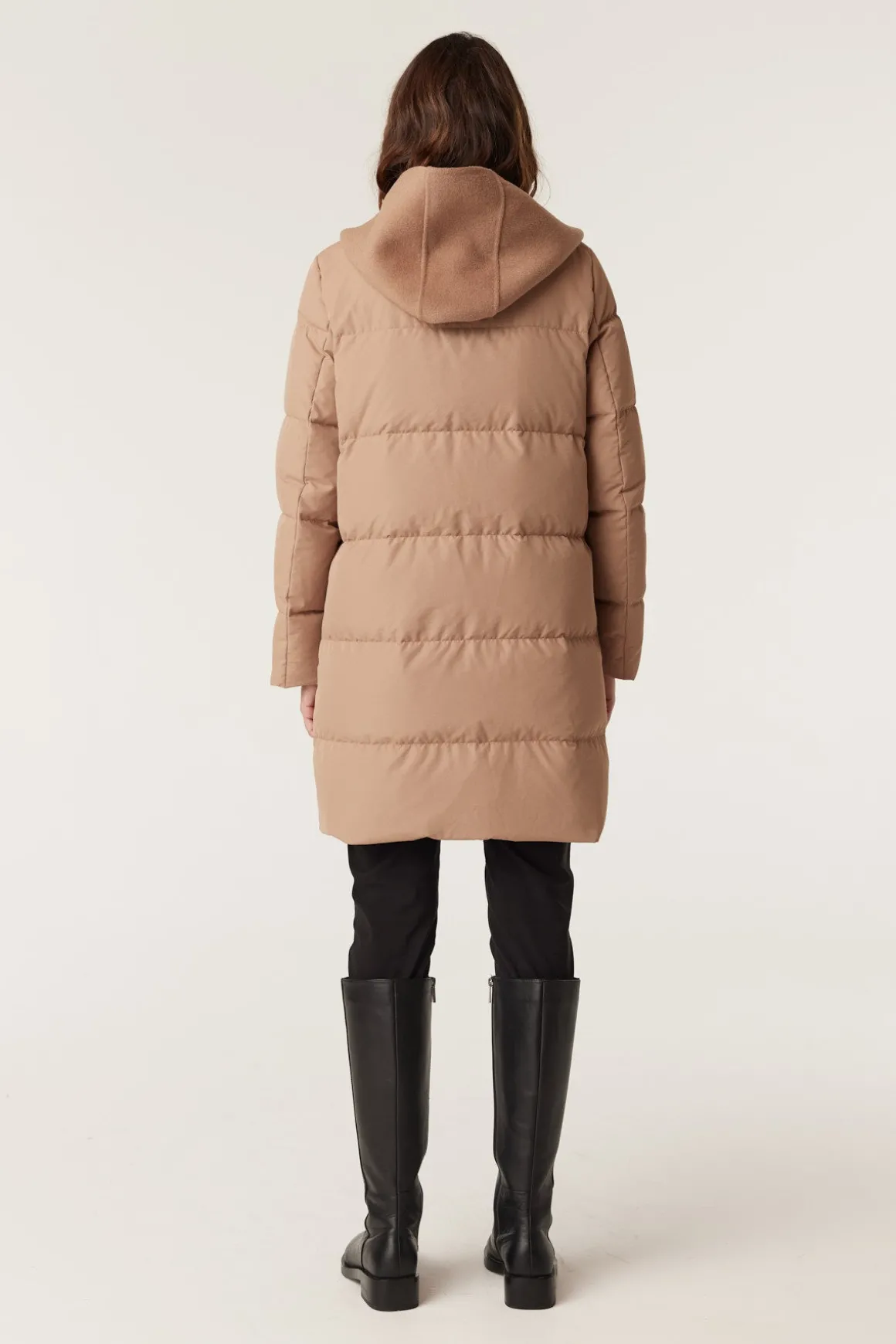 Henderson Puffer - Camel