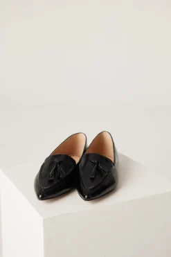 Millwoods Poplar  Pointed Flat - Black