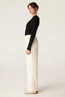 Superfine Merino Scoop - Black