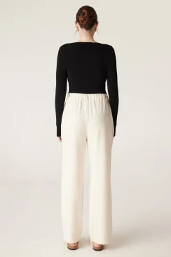 Superfine Merino Scoop - Black