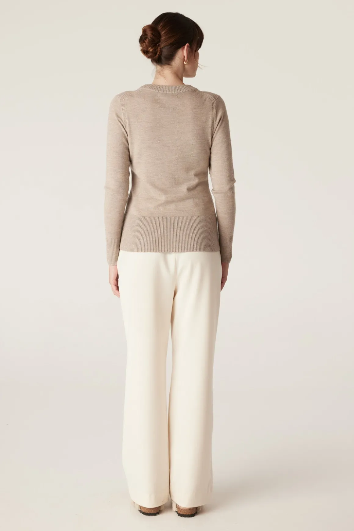 The Midlands Merino Jumper - Pebble
